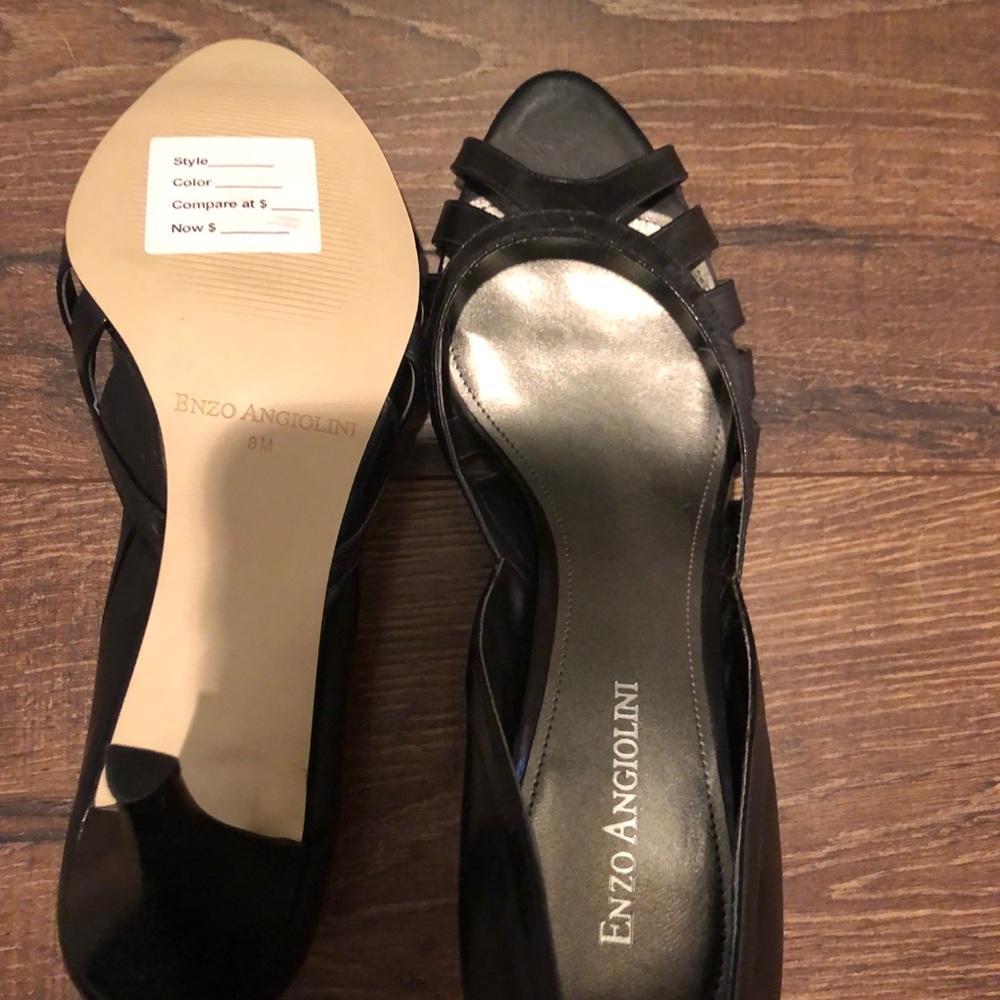 Heels - Picture 4 of 4